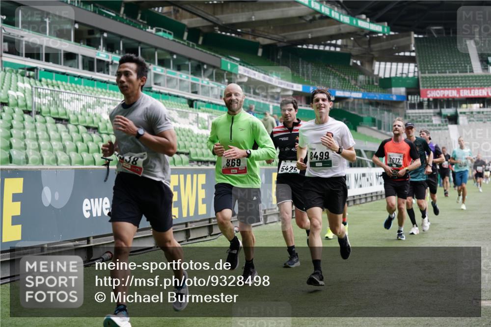 05.10.2025 - 20. swb-Marathon Bremen Michael Burmester http://msf.ph/oto/9328498 05.10.2025 12:53:23 Laufen im Stadion 248, 550, 590, 832, 869, 1009, 1164, 1367, 1431, 1538, 1600, 1656, 1667, 1868, 2030, 2050, 2072, 2075, 2250, 2288, 3363, 3553, 4132, 4218, 4294, 4573, 4729, 4746, 4935, 5169, 5425, 5571, 5579, 5866, 5944, 6492, 6806, 7255, 7408, 7617, 7905, 8238, 8297, 8431, 8462, 8499, 8709, 615, 793, 1298, 1431, 4362, 4805, 4914, 5447, 5561, 6630, 6677, 7277, 7416, 7634, 7773, 7975, 8349, 8580, 8921, 10338 meine-sportfotos.de