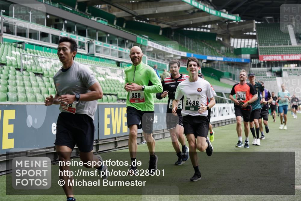 05.10.2025 - 20. swb-Marathon Bremen Michael Burmester http://msf.ph/oto/9328501 05.10.2025 12:53:23 Laufen im Stadion 248, 550, 590, 832, 869, 1009, 1164, 1367, 1431, 1538, 1600, 1656, 1667, 1868, 2030, 2050, 2072, 2075, 2250, 2288, 3363, 3553, 4132, 4218, 4294, 4573, 4729, 4746, 4935, 5169, 5425, 5571, 5579, 5866, 5944, 6492, 6806, 7255, 7408, 7617, 7905, 8238, 8297, 8431, 8462, 8499, 8709, 615, 793, 1298, 1431, 4362, 4805, 4914, 5447, 5561, 6630, 6677, 7277, 7416, 7634, 7773, 7975, 8349, 8580, 8921, 10338 meine-sportfotos.de