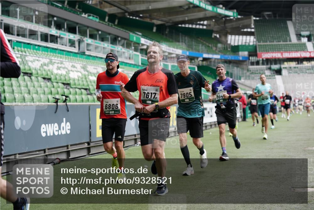 05.10.2025 - 20. swb-Marathon Bremen Michael Burmester http://msf.ph/oto/9328521 05.10.2025 12:53:25 Laufen im Stadion 248, 550, 590, 832, 869, 1009, 1164, 1367, 1538, 1600, 1656, 1667, 1868, 2030, 2050, 2072, 2075, 2250, 2288, 3363, 3553, 4132, 4218, 4294, 4573, 4729, 4746, 4935, 5169, 5425, 5571, 5579, 5866, 5944, 6492, 6806, 7255, 7408, 7617, 7905, 8238, 8297, 8431, 8462, 8499, 8709, 615, 793, 1298, 1431, 4805, 4914, 4935, 5447, 5561, 6630, 6677, 7277, 7416, 7634, 7773, 7975, 8349, 8580, 8921, 10338 meine-sportfotos.de