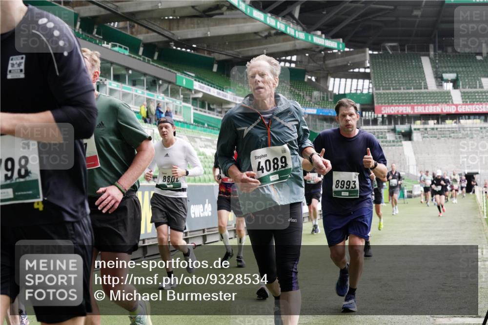 05.10.2025 - 20. swb-Marathon Bremen Michael Burmester http://msf.ph/oto/9328534 05.10.2025 12:57:33 Laufen im Stadion 31, 237, 246, 299, 305, 415, 479, 613, 820, 833, 1317, 1382, 1491, 1595, 1627, 1971, 1977, 2166, 2234, 2240, 2269, 2304, 2436, 2522, 2662, 3396, 3471, 3591, 3798, 3813, 3969, 3977, 4089, 4102, 4287, 4401, 4484, 4496, 4821, 5100, 5104, 5149, 5503, 5562, 5645, 5664, 6250, 6267, 6372, 6486, 6493, 6510, 6525, 6534, 6535, 6768, 7017, 7086, 7371, 7390, 7546, 7578, 7731, 7911, 7940, 8023, 8128, 8479, 8801, 8903, 8964, 8973, 8993, 9129, 9983, 11658, 591, 1161, 2571, 3606, 5255 meine-sportfotos.de