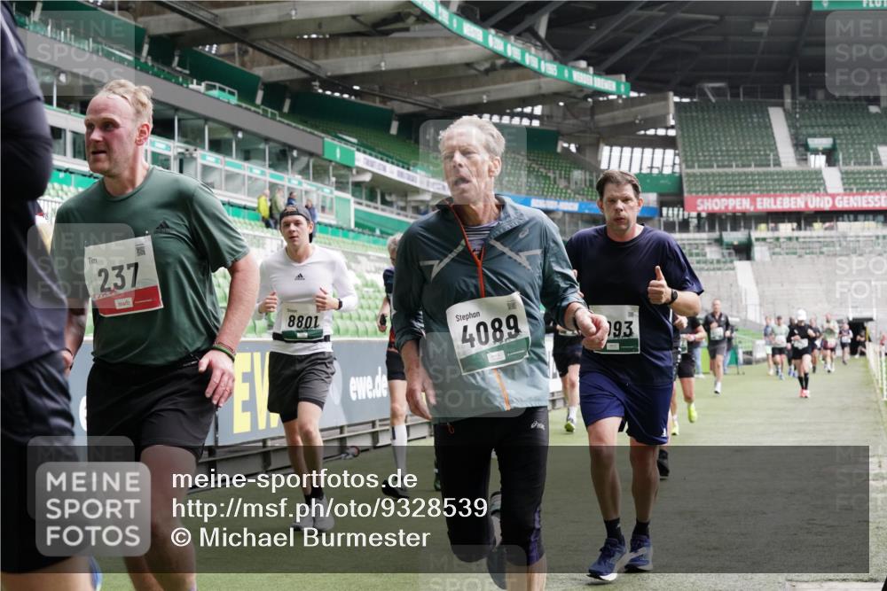 05.10.2025 - 20. swb-Marathon Bremen Michael Burmester http://msf.ph/oto/9328539 05.10.2025 12:57:33 Laufen im Stadion 31, 237, 246, 299, 305, 415, 479, 613, 820, 833, 1317, 1382, 1491, 1595, 1627, 1971, 1977, 2166, 2234, 2240, 2269, 2304, 2436, 2522, 2662, 3396, 3471, 3591, 3798, 3813, 3969, 3977, 4089, 4102, 4287, 4401, 4484, 4496, 4821, 5100, 5104, 5149, 5503, 5562, 5645, 5664, 6250, 6267, 6372, 6486, 6493, 6510, 6525, 6534, 6535, 6768, 7017, 7086, 7371, 7390, 7546, 7578, 7731, 7911, 7940, 8023, 8128, 8479, 8801, 8903, 8964, 8973, 8993, 9129, 9983, 11658, 591, 1161, 2571, 3606, 5255 meine-sportfotos.de