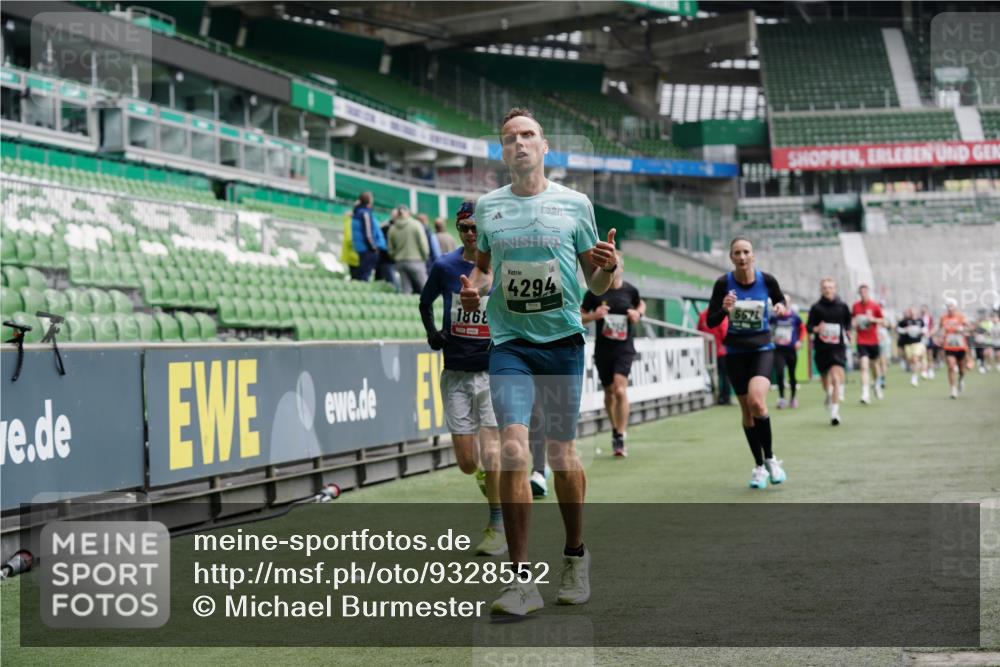 05.10.2025 - 20. swb-Marathon Bremen Michael Burmester http://msf.ph/oto/9328552 05.10.2025 12:53:28 Laufen im Stadion 248, 832, 869, 1009, 1164, 1367, 1428, 1538, 1600, 1656, 1667, 1868, 2030, 2050, 2072, 2075, 2250, 2288, 2871, 3363, 3553, 4132, 4218, 4294, 4573, 4729, 4746, 5169, 5425, 5571, 5579, 5866, 5944, 6492, 6806, 7255, 7408, 7617, 7835, 7905, 8238, 8431, 8462, 8499, 8709, 550, 590, 615, 793, 1298, 1431, 4805, 4914, 4935, 5447, 5561, 6630, 6677, 7277, 7416, 7634, 7773, 7975, 8297, 8349, 8580, 8921, 10338 meine-sportfotos.de