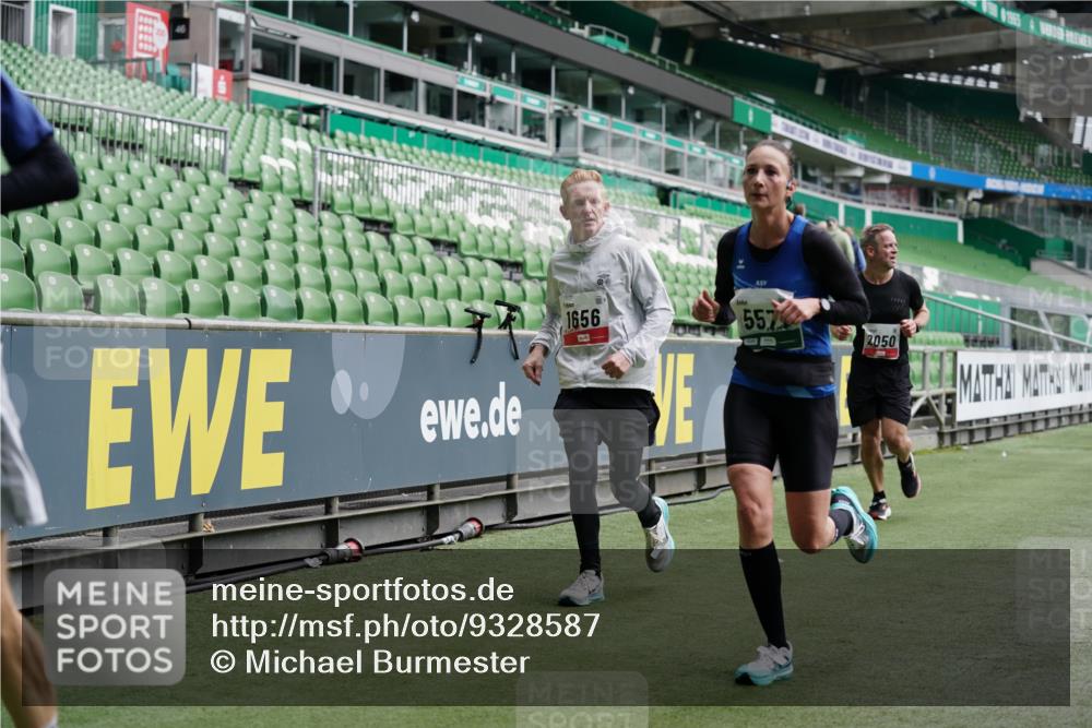 05.10.2025 - 20. swb-Marathon Bremen Michael Burmester http://msf.ph/oto/9328587 05.10.2025 12:53:31 Laufen im Stadion 89, 248, 368, 458, 496, 832, 869, 1009, 1020, 1164, 1367, 1428, 1489, 1538, 1656, 1667, 1868, 1943, 2030, 2050, 2072, 2075, 2250, 2288, 2871, 3363, 3553, 4132, 4294, 4573, 4729, 5169, 5425, 5571, 5579, 5866, 5944, 6348, 6492, 6806, 7255, 7408, 7617, 7835, 7905, 8238, 8462, 8499, 8709, 550, 590, 615, 793, 1298, 1431, 1600, 4218, 4746, 4805, 4914, 4935, 5447, 6630, 6677, 7277, 7416, 7773, 7975, 8297, 8349, 8431, 8921, 10338 meine-sportfotos.de
