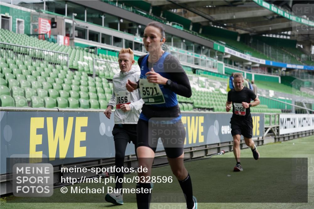 05.10.2025 - 20. swb-Marathon Bremen Michael Burmester http://msf.ph/oto/9328596 05.10.2025 12:53:32 Laufen im Stadion 89, 248, 368, 458, 496, 832, 869, 1009, 1020, 1164, 1367, 1428, 1460, 1489, 1538, 1656, 1667, 1868, 1943, 2030, 2050, 2072, 2075, 2250, 2288, 2871, 3363, 3553, 4132, 4294, 4573, 4729, 5169, 5425, 5571, 5576, 5579, 5866, 5944, 6348, 6492, 6806, 7255, 7408, 7617, 7835, 7905, 8238, 8462, 8499, 8709, 550, 590, 615, 793, 1431, 1600, 4218, 4746, 4805, 4914, 4935, 5447, 6630, 6677, 7277, 7416, 7773, 7975, 8297, 8349, 8431, 8921, 10338 meine-sportfotos.de