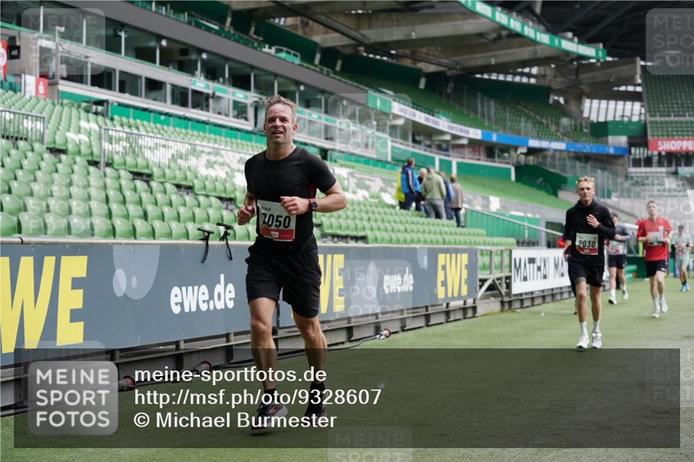 05.10.2025 - 20. swb-Marathon Bremen Michael Burmester http://msf.ph/oto/9328607 05.10.2025 12:53:33 Laufen im Stadion 89, 248, 368, 458, 496, 832, 869, 1009, 1020, 1164, 1367, 1428, 1460, 1489, 1538, 1656, 1667, 1868, 1943, 2030, 2050, 2072, 2075, 2250, 2288, 2871, 3363, 3553, 4132, 4294, 4573, 4611, 4729, 5169, 5425, 5571, 5576, 5579, 5866, 5944, 6348, 6492, 6806, 7255, 7408, 7617, 7835, 7905, 8238, 8462, 8499, 8709, 550, 590, 615, 793, 1431, 1600, 4218, 4746, 4805, 4914, 4935, 5447, 5866, 6630, 6677, 7277, 7416, 7773, 7975, 8297, 8349, 8431, 8921, 10338 meine-sportfotos.de