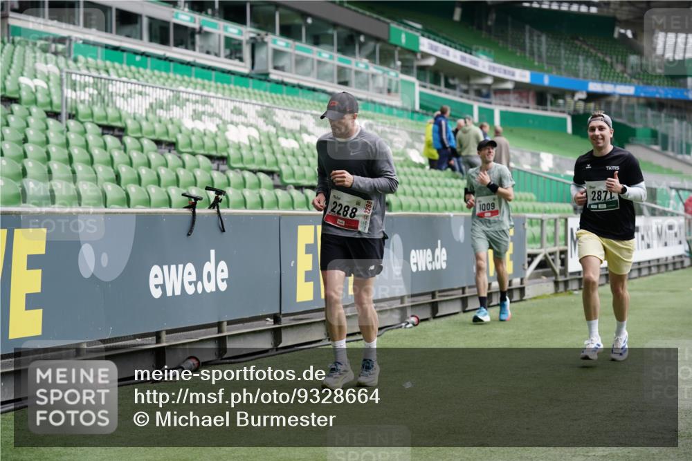 05.10.2025 - 20. swb-Marathon Bremen Michael Burmester http://msf.ph/oto/9328664 05.10.2025 12:53:40 Laufen im Stadion 89, 248, 250, 368, 458, 496, 507, 869, 950, 1009, 1020, 1164, 1428, 1460, 1489, 1538, 1608, 1656, 1667, 1690, 1736, 1868, 1943, 2030, 2050, 2075, 2250, 2288, 2871, 3363, 3553, 3913, 4132, 4294, 4611, 4729, 5024, 5425, 5571, 5576, 5579, 5944, 6244, 6348, 6359, 6492, 6806, 7255, 7408, 7617, 7835, 7905, 8238, 8462, 8499, 8511, 8611, 8709, 550, 590, 832, 1367, 1431, 1600, 2072, 4218, 4573, 4746, 4935, 5169, 5866, 6677, 8297, 8349, 8431 meine-sportfotos.de