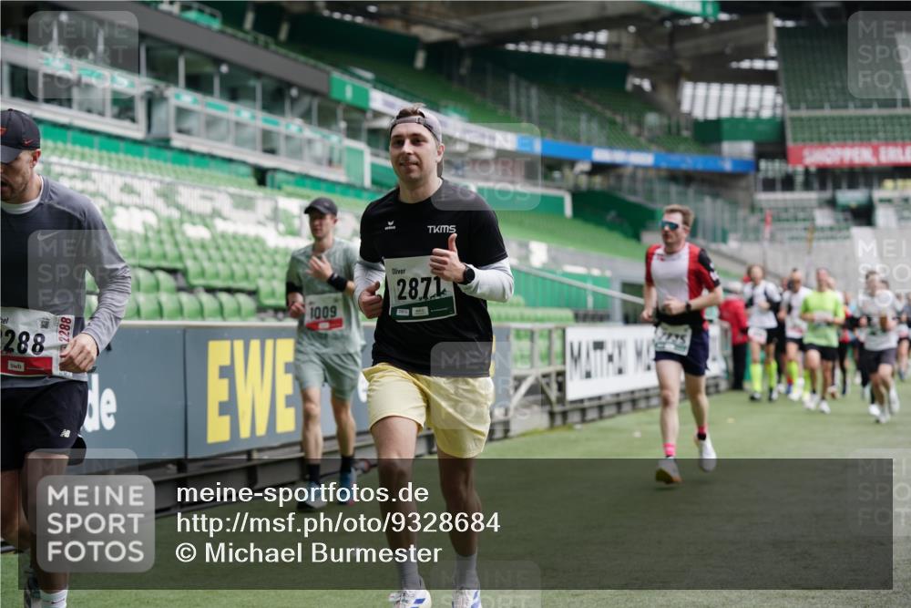 05.10.2025 - 20. swb-Marathon Bremen Michael Burmester http://msf.ph/oto/9328684 05.10.2025 12:53:42 Laufen im Stadion 89, 248, 250, 368, 458, 496, 507, 869, 950, 1009, 1020, 1164, 1428, 1460, 1489, 1538, 1608, 1656, 1667, 1690, 1729, 1736, 1868, 1943, 2030, 2050, 2250, 2288, 2871, 3363, 3553, 3913, 4294, 4611, 4729, 5024, 5425, 5571, 5576, 5579, 5944, 6244, 6348, 6359, 6492, 6806, 7255, 7408, 7617, 7835, 7905, 8238, 8462, 8499, 8511, 8611, 8709, 550, 590, 832, 1367, 1431, 1600, 2072, 2075, 4132, 4218, 4573, 4746, 4935, 5169, 5866, 6677, 8297, 8431 meine-sportfotos.de