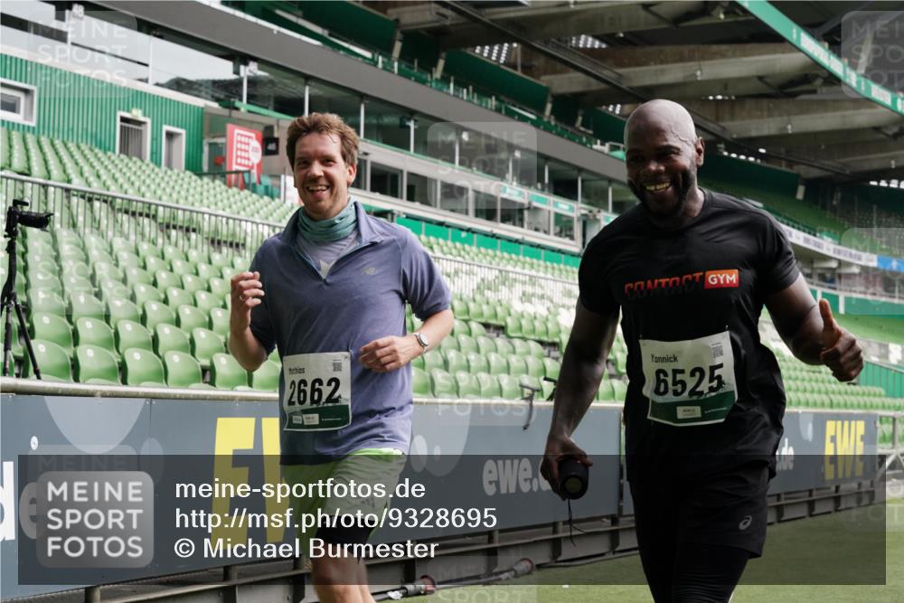 05.10.2025 - 20. swb-Marathon Bremen Michael Burmester http://msf.ph/oto/9328695 05.10.2025 12:57:48 Laufen im Stadion 237, 246, 305, 415, 613, 820, 833, 1317, 1382, 1491, 1971, 2166, 2234, 2240, 2304, 2522, 2648, 2662, 2893, 3396, 3591, 3798, 3813, 3969, 3977, 4089, 4102, 4287, 4389, 4401, 4496, 4747, 4821, 5100, 5149, 5163, 5313, 5503, 5562, 5645, 5664, 5728, 6161, 6267, 6317, 6326, 6372, 6486, 6525, 6534, 6535, 6768, 6999, 7053, 7371, 7588, 7731, 7911, 7940, 8023, 8091, 8113, 8128, 8801, 8827, 8903, 8964, 8973, 8993, 9151, 9983, 11658, 31, 299, 479, 1595, 1627 meine-sportfotos.de