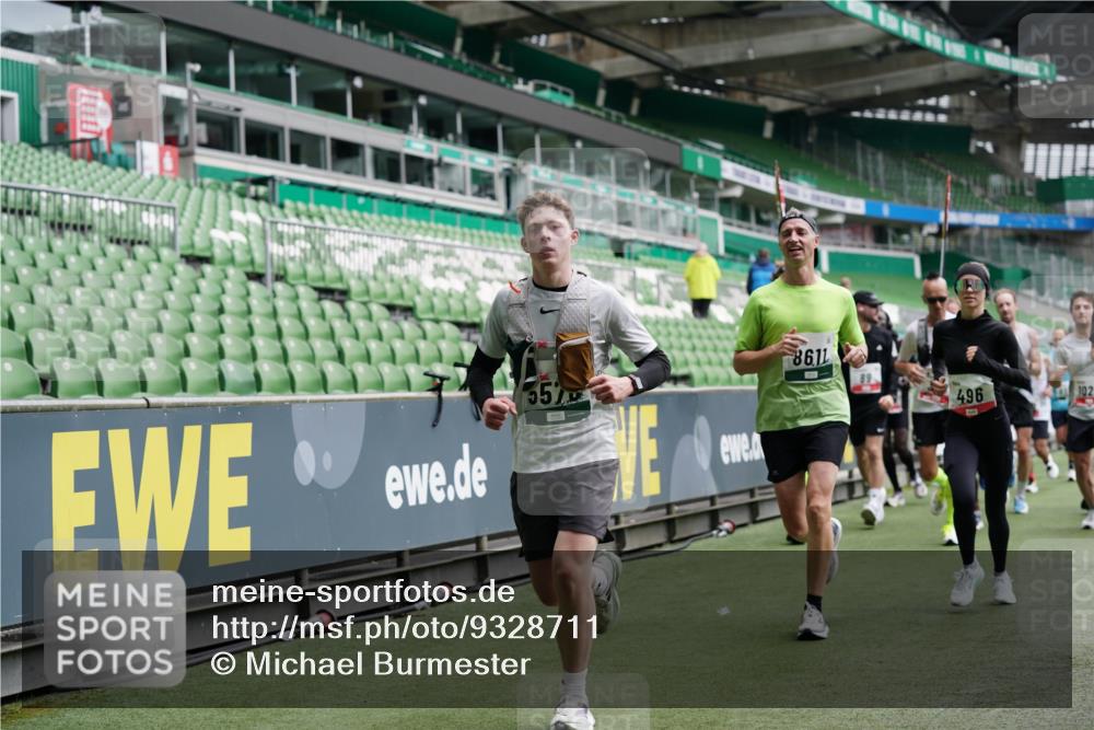 05.10.2025 - 20. swb-Marathon Bremen Michael Burmester http://msf.ph/oto/9328711 05.10.2025 12:53:47 Laufen im Stadion 89, 248, 250, 368, 458, 496, 507, 869, 950, 1009, 1020, 1164, 1165, 1428, 1460, 1489, 1538, 1608, 1656, 1667, 1690, 1729, 1736, 1868, 1873, 1943, 2030, 2050, 2250, 2288, 2871, 3363, 3553, 3913, 4294, 4611, 4729, 5024, 5425, 5571, 5576, 5579, 5944, 6244, 6348, 6359, 6492, 6806, 7255, 7408, 7617, 7835, 7905, 8238, 8499, 8511, 8611, 8709, 832, 1367, 1600, 2072, 2075, 4132, 4218, 4573, 4746, 5169, 5866, 8297, 8431, 8462 meine-sportfotos.de