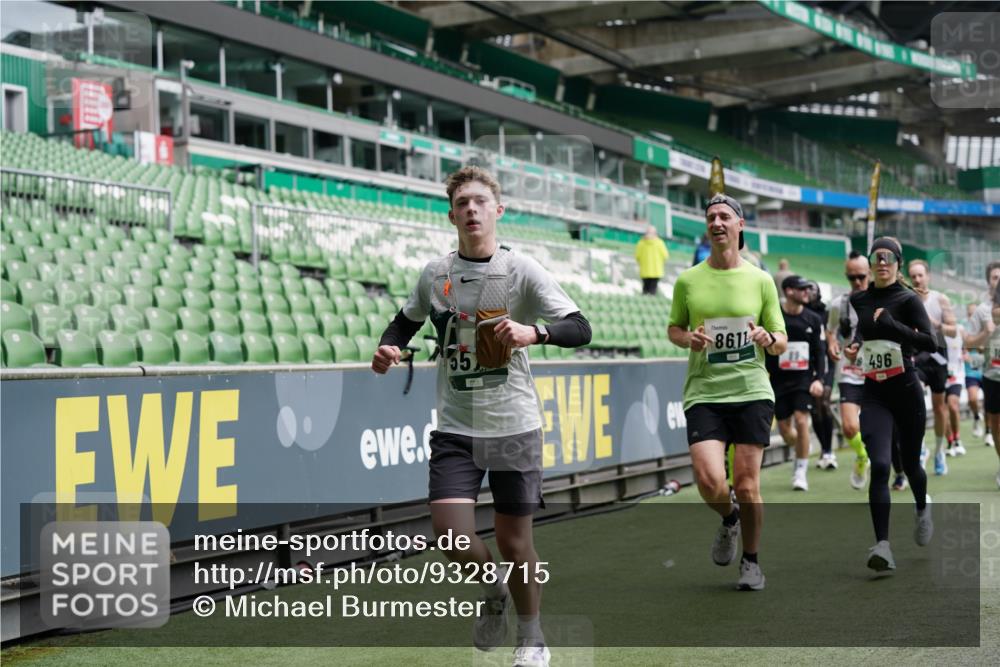 05.10.2025 - 20. swb-Marathon Bremen Michael Burmester http://msf.ph/oto/9328715 05.10.2025 12:53:47 Laufen im Stadion 89, 248, 250, 368, 458, 496, 507, 869, 950, 1009, 1020, 1164, 1165, 1428, 1460, 1489, 1538, 1608, 1656, 1667, 1690, 1729, 1736, 1868, 1873, 1943, 2030, 2050, 2250, 2288, 2871, 3363, 3553, 3913, 4294, 4611, 4729, 5024, 5425, 5571, 5576, 5579, 5944, 6244, 6348, 6359, 6492, 6806, 7255, 7408, 7617, 7835, 7905, 8238, 8499, 8511, 8611, 8709, 832, 1367, 1600, 2072, 2075, 4132, 4218, 4573, 4746, 5169, 5866, 8297, 8431, 8462 meine-sportfotos.de