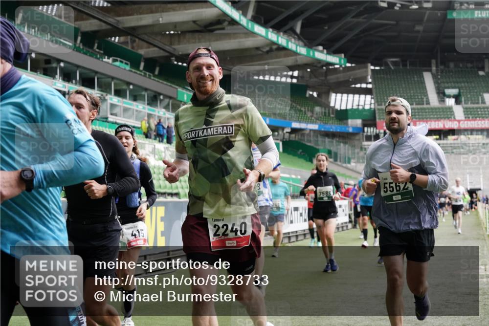 05.10.2025 - 20. swb-Marathon Bremen Michael Burmester http://msf.ph/oto/9328733 05.10.2025 12:57:52 Laufen im Stadion 237, 415, 613, 820, 833, 846, 963, 1317, 1382, 1491, 2158, 2166, 2234, 2240, 2304, 2522, 2648, 2662, 2893, 3373, 3396, 3591, 3798, 3813, 3969, 3977, 4089, 4102, 4287, 4389, 4401, 4446, 4496, 4747, 4821, 5100, 5149, 5163, 5313, 5562, 5645, 5664, 5728, 6161, 6267, 6317, 6326, 6372, 6486, 6525, 6534, 6535, 6768, 6999, 7053, 7371, 7588, 7731, 7911, 7940, 8023, 8091, 8113, 8128, 8576, 8801, 8827, 8903, 8964, 8993, 9151, 9983, 11658, 31, 246, 299, 305, 479, 1595, 1627 meine-sportfotos.de