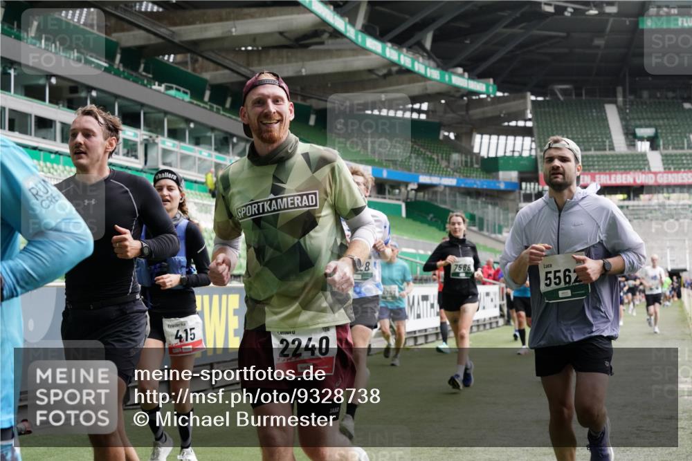 05.10.2025 - 20. swb-Marathon Bremen Michael Burmester http://msf.ph/oto/9328738 05.10.2025 12:57:52 Laufen im Stadion 237, 415, 613, 820, 833, 846, 963, 1317, 1382, 1491, 2158, 2166, 2234, 2240, 2304, 2522, 2648, 2662, 2893, 3373, 3396, 3591, 3798, 3813, 3969, 3977, 4089, 4102, 4287, 4389, 4401, 4446, 4496, 4747, 4821, 5100, 5149, 5163, 5313, 5562, 5645, 5664, 5728, 6161, 6267, 6317, 6326, 6372, 6486, 6525, 6534, 6535, 6768, 6999, 7053, 7371, 7588, 7731, 7911, 7940, 8023, 8091, 8113, 8128, 8576, 8801, 8827, 8903, 8964, 8993, 9151, 9983, 11658, 31, 246, 299, 305, 479, 1595, 1627 meine-sportfotos.de