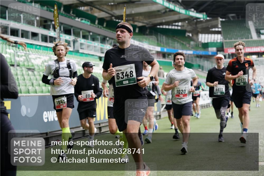 05.10.2025 - 20. swb-Marathon Bremen Michael Burmester http://msf.ph/oto/9328741 05.10.2025 12:53:49 Laufen im Stadion 89, 248, 250, 368, 458, 496, 507, 869, 950, 1009, 1020, 1164, 1165, 1428, 1460, 1489, 1538, 1608, 1656, 1690, 1729, 1736, 1868, 1873, 1943, 2030, 2050, 2250, 2288, 2871, 3363, 3553, 3913, 4294, 4611, 5024, 5425, 5571, 5576, 5944, 6244, 6348, 6359, 6492, 6806, 7255, 7408, 7617, 7835, 7905, 8238, 8499, 8511, 8611, 8709, 832, 1367, 1600, 1667, 2072, 2075, 4132, 4218, 4573, 4729, 4746, 5169, 5579, 5866, 6492, 8431, 8462 meine-sportfotos.de