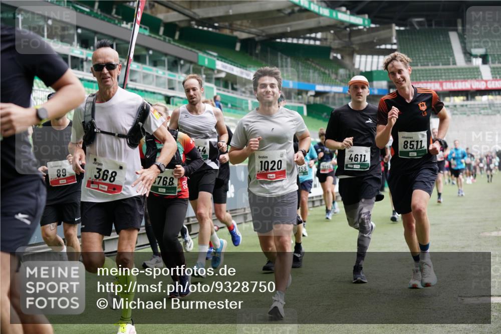 05.10.2025 - 20. swb-Marathon Bremen Michael Burmester http://msf.ph/oto/9328750 05.10.2025 12:53:50 Laufen im Stadion 89, 248, 250, 368, 458, 496, 507, 869, 950, 1009, 1020, 1164, 1165, 1428, 1460, 1489, 1517, 1538, 1608, 1656, 1690, 1729, 1736, 1868, 1873, 1943, 2030, 2050, 2250, 2288, 2871, 3363, 3553, 3913, 4294, 4611, 5024, 5425, 5571, 5576, 5944, 6244, 6348, 6359, 6806, 7232, 7255, 7408, 7617, 7835, 7905, 8238, 8499, 8511, 8611, 8709, 248, 832, 1367, 1667, 2072, 2075, 4132, 4573, 4729, 5169, 5579, 5866, 6492, 8431, 8462 meine-sportfotos.de