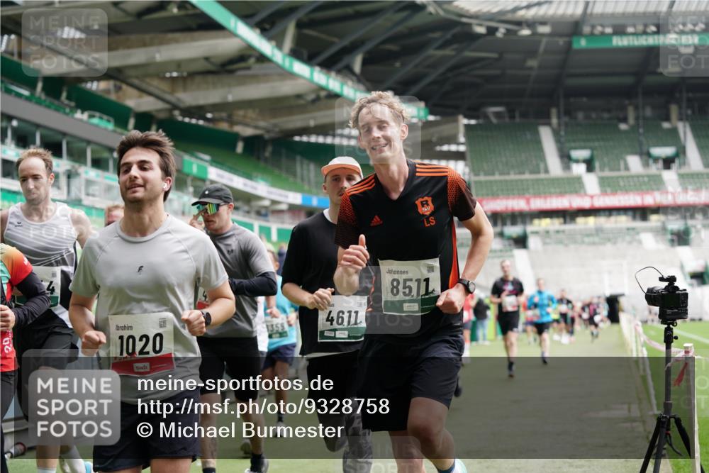05.10.2025 - 20. swb-Marathon Bremen Michael Burmester http://msf.ph/oto/9328758 05.10.2025 12:53:51 Laufen im Stadion 89, 250, 368, 458, 496, 507, 756, 869, 950, 1009, 1020, 1164, 1165, 1428, 1460, 1489, 1517, 1538, 1608, 1656, 1690, 1729, 1736, 1868, 1873, 1943, 2030, 2050, 2250, 2288, 2871, 3363, 3553, 3913, 4294, 4611, 5024, 5425, 5571, 5576, 5944, 6244, 6348, 6359, 6806, 7232, 7255, 7408, 7617, 7835, 7905, 8238, 8499, 8511, 8611, 8709, 248, 832, 1367, 1667, 2072, 2075, 4132, 4573, 4729, 5169, 5579, 5866, 6492, 8462 meine-sportfotos.de