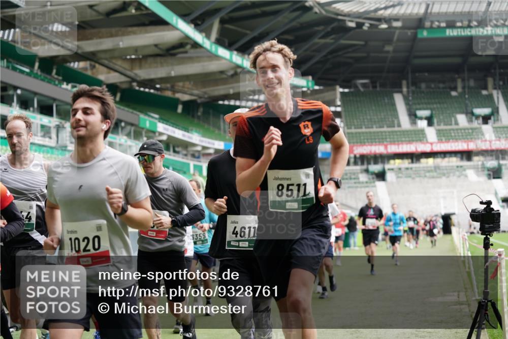05.10.2025 - 20. swb-Marathon Bremen Michael Burmester http://msf.ph/oto/9328761 05.10.2025 12:53:51 Laufen im Stadion 89, 250, 368, 458, 496, 507, 756, 869, 950, 1009, 1020, 1164, 1165, 1428, 1460, 1489, 1517, 1538, 1608, 1656, 1690, 1729, 1736, 1868, 1873, 1943, 2030, 2050, 2250, 2288, 2871, 3363, 3553, 3913, 4294, 4611, 5024, 5425, 5571, 5576, 5944, 6244, 6348, 6359, 6806, 7232, 7255, 7408, 7617, 7835, 7905, 8238, 8499, 8511, 8611, 8709, 248, 832, 1367, 1667, 2072, 2075, 4132, 4573, 4729, 5169, 5579, 5866, 6492, 8462 meine-sportfotos.de