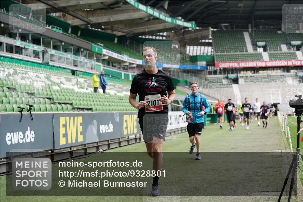 05.10.2025 - 20. swb-Marathon Bremen Michael Burmester http://msf.ph/oto/9328801 05.10.2025 12:53:56 Laufen im Stadion 53, 89, 250, 368, 458, 496, 507, 524, 756, 869, 950, 1009, 1020, 1164, 1165, 1428, 1460, 1489, 1517, 1538, 1608, 1656, 1690, 1729, 1736, 1868, 1873, 1943, 2030, 2050, 2250, 2288, 2871, 3363, 3553, 3913, 4294, 4611, 5024, 5425, 5571, 5576, 5944, 6244, 6348, 6359, 6806, 7232, 7255, 7408, 7508, 7617, 7835, 7905, 8499, 8511, 8611, 8709, 248, 832, 1667, 2075, 4132, 4729, 5169, 5579, 6492, 8238, 8462 meine-sportfotos.de