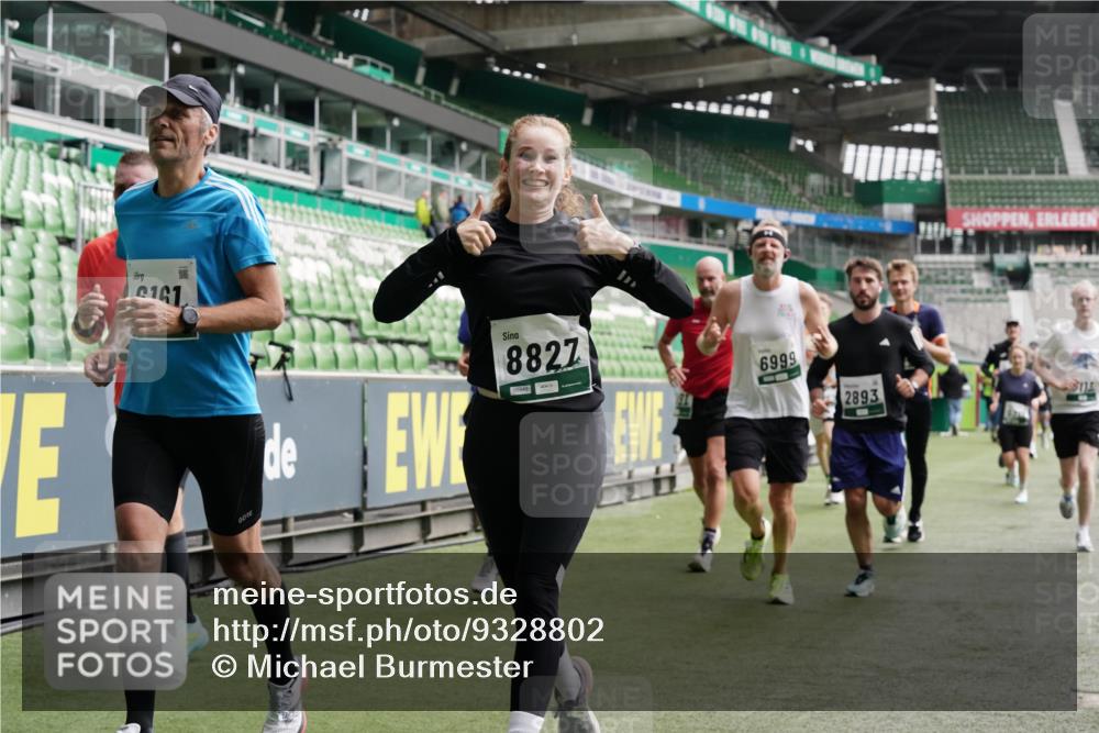 05.10.2025 - 20. swb-Marathon Bremen Michael Burmester http://msf.ph/oto/9328802 05.10.2025 12:57:57 Laufen im Stadion 90, 237, 415, 613, 820, 846, 963, 1317, 1491, 2158, 2234, 2240, 2304, 2522, 2648, 2662, 2821, 2893, 3373, 3396, 3591, 3602, 3798, 3969, 3977, 4089, 4102, 4287, 4389, 4401, 4446, 4496, 4709, 4747, 4821, 5100, 5149, 5163, 5313, 5562, 5645, 5728, 5917, 6161, 6317, 6326, 6372, 6486, 6525, 6534, 6535, 6676, 6768, 6999, 7053, 7371, 7588, 7731, 7911, 7940, 8023, 8091, 8113, 8128, 8328, 8576, 8801, 8827, 8964, 8993, 9151, 9983, 11658, 31, 246, 305, 833, 1382, 1627 meine-sportfotos.de