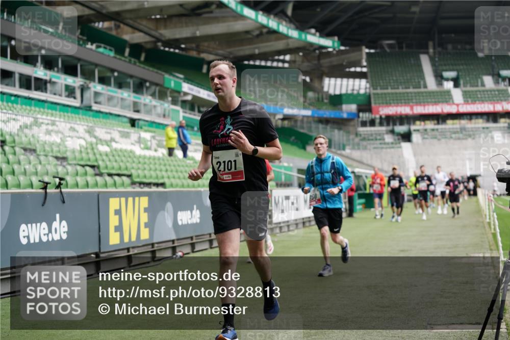 05.10.2025 - 20. swb-Marathon Bremen Michael Burmester http://msf.ph/oto/9328813 05.10.2025 12:53:56 Laufen im Stadion 53, 89, 250, 368, 458, 496, 507, 524, 756, 869, 950, 1009, 1020, 1164, 1165, 1428, 1460, 1489, 1517, 1538, 1608, 1656, 1690, 1729, 1736, 1868, 1873, 1943, 2030, 2050, 2250, 2288, 2871, 3363, 3553, 3913, 4294, 4611, 5024, 5425, 5571, 5576, 5944, 6244, 6348, 6359, 6806, 7232, 7255, 7408, 7508, 7617, 7835, 7905, 8499, 8511, 8611, 8709, 248, 832, 1667, 2075, 4132, 4729, 5169, 5579, 6492, 8238, 8462 meine-sportfotos.de