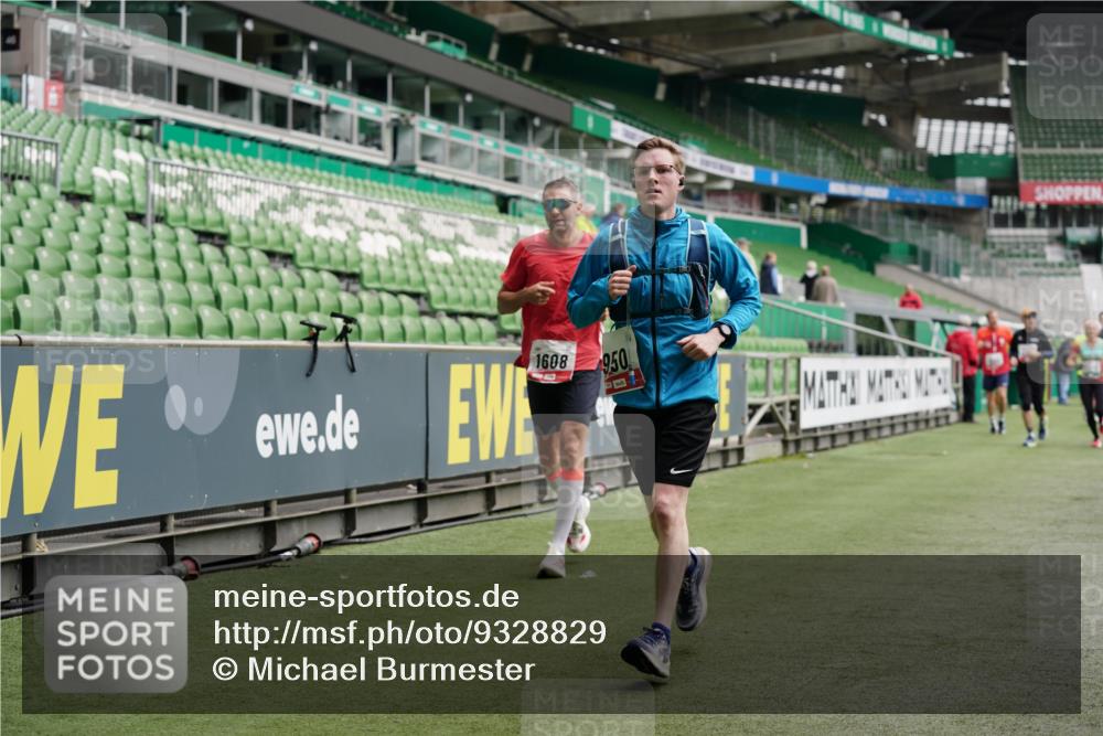 05.10.2025 - 20. swb-Marathon Bremen Michael Burmester http://msf.ph/oto/9328829 05.10.2025 12:53:58 Laufen im Stadion 53, 89, 250, 368, 458, 496, 507, 524, 756, 869, 950, 1009, 1020, 1164, 1165, 1428, 1460, 1489, 1517, 1538, 1608, 1656, 1690, 1729, 1736, 1868, 1873, 1943, 2030, 2050, 2250, 2288, 2841, 2871, 3212, 3363, 3553, 3913, 4294, 4611, 5024, 5425, 5571, 5576, 5944, 6244, 6348, 6359, 6806, 7232, 7255, 7408, 7508, 7617, 7835, 7905, 8499, 8511, 8611, 8709, 248, 832, 1667, 2075, 4132, 4729, 5169, 5579, 6492, 8238, 8462 meine-sportfotos.de