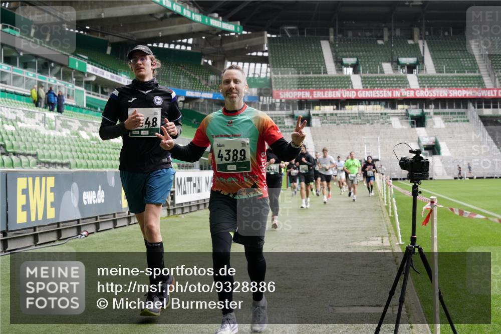 05.10.2025 - 20. swb-Marathon Bremen Michael Burmester http://msf.ph/oto/9328886 05.10.2025 12:58:03 Laufen im Stadion 90, 415, 820, 846, 963, 1317, 1491, 2158, 2234, 2240, 2304, 2648, 2662, 2821, 2893, 3373, 3396, 3573, 3602, 3798, 3969, 3977, 4089, 4102, 4287, 4389, 4401, 4446, 4496, 4709, 4747, 5100, 5149, 5163, 5214, 5313, 5562, 5645, 5728, 5917, 6161, 6317, 6326, 6372, 6525, 6534, 6535, 6675, 6676, 6999, 7053, 7588, 7731, 7813, 7911, 7940, 7976, 8091, 8113, 8128, 8328, 8379, 8576, 8801, 8827, 8993, 9112, 9151, 9983, 11658, 237, 246, 305, 613, 833, 1382, 2522, 3591 meine-sportfotos.de