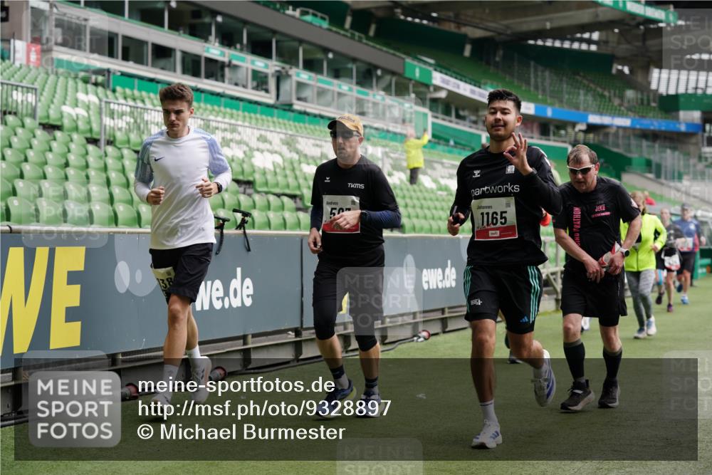 05.10.2025 - 20. swb-Marathon Bremen Michael Burmester http://msf.ph/oto/9328897 05.10.2025 12:54:06 Laufen im Stadion 53, 89, 132, 250, 289, 368, 458, 496, 504, 507, 524, 756, 950, 1009, 1020, 1164, 1165, 1428, 1460, 1489, 1517, 1608, 1656, 1690, 1729, 1736, 1868, 1873, 1896, 1943, 1976, 2030, 2050, 2250, 2288, 2573, 2841, 2871, 3212, 3363, 3913, 4294, 4611, 5022, 5024, 5206, 5425, 5571, 5576, 5944, 5978, 6244, 6348, 6359, 6583, 6806, 7232, 7279, 7508, 7617, 7835, 7905, 8499, 8511, 8611, 248, 869, 1538, 1667, 3553, 4729, 5579, 6492, 7255, 7408, 8238, 8709 meine-sportfotos.de