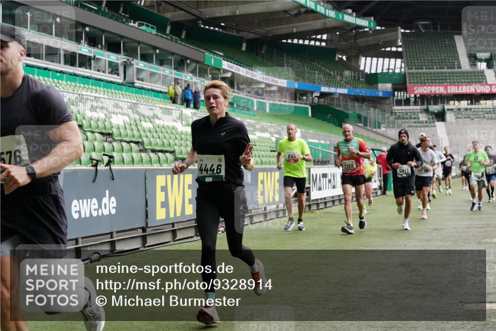 05.10.2025 - 20. swb-Marathon Bremen Michael Burmester http://msf.ph/oto/9328914 05.10.2025 12:58:07 Laufen im Stadion 90, 415, 846, 963, 1317, 1491, 1716, 2158, 2234, 2240, 2304, 2648, 2662, 2734, 2821, 2893, 3373, 3396, 3573, 3602, 3798, 3969, 3977, 4089, 4102, 4287, 4389, 4401, 4446, 4709, 4747, 5100, 5149, 5163, 5214, 5313, 5562, 5645, 5728, 5917, 6161, 6317, 6326, 6372, 6525, 6534, 6535, 6675, 6676, 6944, 6999, 7038, 7053, 7588, 7731, 7813, 7911, 7940, 7976, 8091, 8113, 8128, 8328, 8379, 8576, 8801, 8827, 8993, 9112, 9151, 9983, 11658, 237, 246, 305, 613, 820, 833, 1317, 1382, 2522, 3591 meine-sportfotos.de