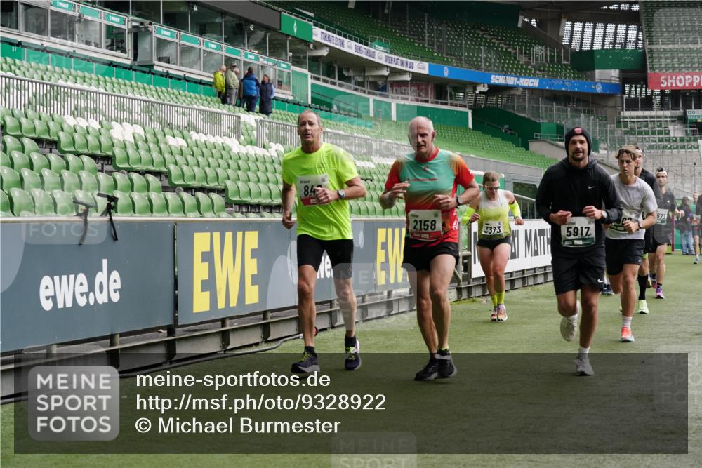 05.10.2025 - 20. swb-Marathon Bremen Michael Burmester http://msf.ph/oto/9328922 05.10.2025 12:58:08 Laufen im Stadion 90, 415, 846, 963, 1491, 1716, 2158, 2234, 2240, 2304, 2648, 2662, 2734, 2821, 2893, 3373, 3396, 3573, 3602, 3798, 3969, 3977, 4089, 4102, 4287, 4389, 4401, 4446, 4709, 4747, 5100, 5149, 5163, 5214, 5313, 5562, 5645, 5728, 5917, 6161, 6317, 6326, 6372, 6525, 6534, 6535, 6675, 6676, 6944, 6999, 7038, 7053, 7588, 7731, 7813, 7911, 7976, 8091, 8113, 8128, 8328, 8379, 8576, 8801, 8827, 8993, 9112, 9151, 9983, 11658, 237, 246, 305, 613, 820, 833, 1317, 1382, 2522, 3396, 3591 meine-sportfotos.de