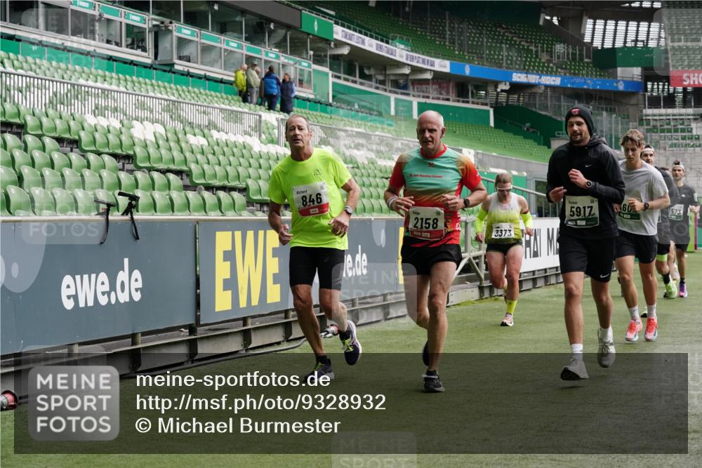 05.10.2025 - 20. swb-Marathon Bremen Michael Burmester http://msf.ph/oto/9328932 05.10.2025 12:58:08 Laufen im Stadion 90, 415, 846, 963, 1491, 1716, 2158, 2234, 2240, 2304, 2648, 2662, 2734, 2821, 2893, 3373, 3396, 3573, 3602, 3798, 3969, 3977, 4089, 4102, 4287, 4389, 4401, 4446, 4709, 4747, 5100, 5149, 5163, 5214, 5313, 5562, 5645, 5728, 5917, 6161, 6317, 6326, 6372, 6525, 6534, 6535, 6675, 6676, 6944, 6999, 7038, 7053, 7588, 7731, 7813, 7911, 7976, 8091, 8113, 8128, 8328, 8379, 8576, 8801, 8827, 8993, 9112, 9151, 9983, 11658, 237, 246, 305, 613, 820, 833, 1317, 1382, 2522, 3396, 3591 meine-sportfotos.de