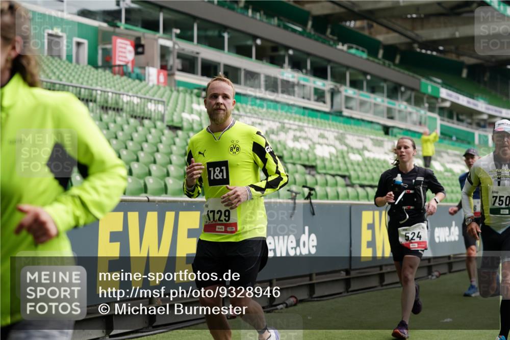 05.10.2025 - 20. swb-Marathon Bremen Michael Burmester http://msf.ph/oto/9328946 05.10.2025 12:54:10 Laufen im Stadion 53, 89, 132, 250, 289, 368, 458, 496, 504, 507, 524, 756, 950, 1009, 1020, 1164, 1165, 1428, 1460, 1489, 1517, 1543, 1608, 1656, 1690, 1729, 1736, 1873, 1896, 1943, 1976, 2030, 2050, 2250, 2288, 2573, 2841, 2871, 3193, 3212, 3363, 3703, 3913, 4294, 4611, 4949, 5022, 5024, 5206, 5571, 5576, 5666, 5944, 5978, 6244, 6348, 6359, 6583, 6853, 7232, 7279, 7494, 7508, 7617, 7835, 7905, 8499, 8511, 8611, 8737, 248, 869, 1538, 3553, 7255, 7408, 8238, 8709 meine-sportfotos.de