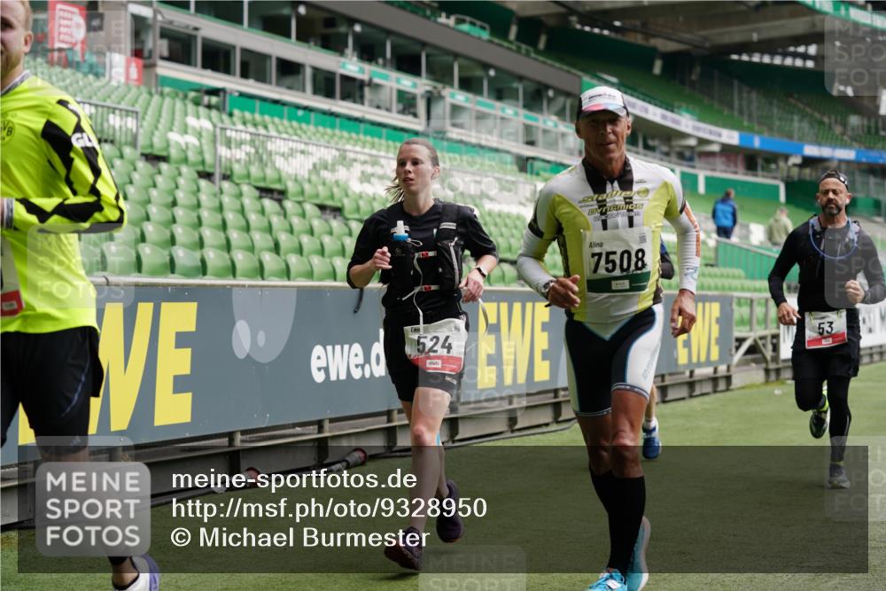05.10.2025 - 20. swb-Marathon Bremen Michael Burmester http://msf.ph/oto/9328950 05.10.2025 12:54:11 Laufen im Stadion 53, 89, 132, 250, 289, 368, 458, 496, 504, 507, 524, 756, 950, 1009, 1020, 1164, 1165, 1428, 1460, 1489, 1517, 1543, 1608, 1656, 1690, 1729, 1736, 1873, 1896, 1943, 1976, 2030, 2050, 2250, 2288, 2573, 2841, 2871, 3193, 3212, 3363, 3436, 3703, 3913, 4294, 4595, 4611, 4949, 5022, 5024, 5206, 5571, 5576, 5666, 5978, 6244, 6348, 6359, 6583, 6853, 7232, 7279, 7494, 7508, 7617, 7835, 8499, 8511, 8611, 8737, 869, 1538, 3553, 7255, 7408, 8238, 8709 meine-sportfotos.de