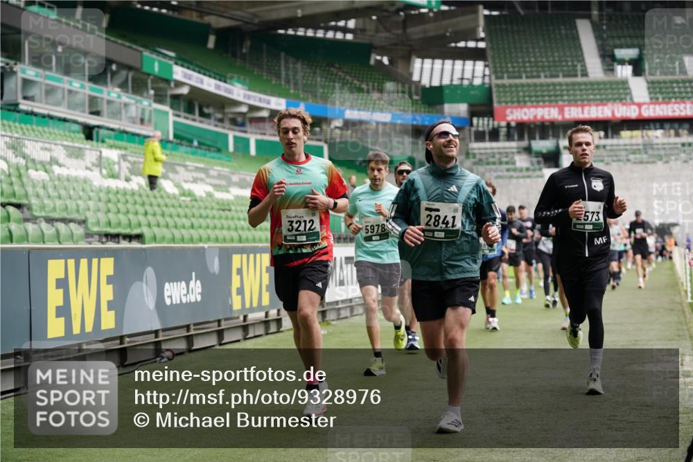 05.10.2025 - 20. swb-Marathon Bremen Michael Burmester http://msf.ph/oto/9328976 05.10.2025 12:54:14 Laufen im Stadion 53, 89, 132, 250, 289, 368, 458, 496, 504, 507, 524, 756, 950, 1009, 1020, 1164, 1165, 1428, 1460, 1489, 1517, 1543, 1608, 1690, 1729, 1736, 1873, 1896, 1943, 1976, 2030, 2250, 2573, 2841, 2871, 3193, 3212, 3363, 3436, 3703, 3913, 4595, 4611, 4949, 4958, 5022, 5024, 5206, 5571, 5576, 5666, 5978, 6244, 6348, 6359, 6583, 6683, 6853, 7232, 7279, 7494, 7508, 7835, 8511, 8611, 8737, 869, 1538, 3553, 7255, 7408, 8238, 8709 meine-sportfotos.de