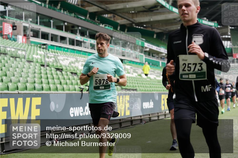 05.10.2025 - 20. swb-Marathon Bremen Michael Burmester http://msf.ph/oto/9329009 05.10.2025 12:54:16 Laufen im Stadion 53, 89, 132, 250, 289, 368, 458, 496, 504, 507, 524, 756, 950, 1009, 1020, 1165, 1308, 1428, 1460, 1489, 1517, 1543, 1608, 1690, 1729, 1736, 1873, 1896, 1897, 1943, 1976, 2030, 2250, 2274, 2573, 2841, 2871, 3193, 3212, 3363, 3436, 3703, 3913, 4595, 4611, 4837, 4949, 4958, 5022, 5024, 5206, 5571, 5576, 5666, 5978, 6244, 6348, 6359, 6583, 6683, 6853, 7232, 7279, 7494, 7508, 7835, 7986, 8511, 8611, 8737, 869, 1538, 3553, 7255, 7408, 8709 meine-sportfotos.de