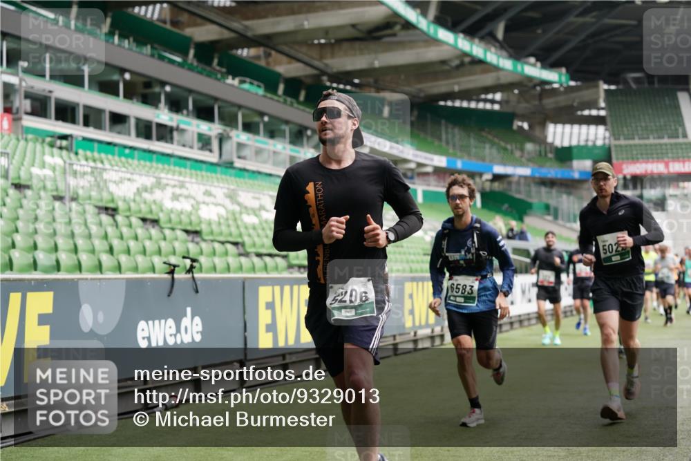 05.10.2025 - 20. swb-Marathon Bremen Michael Burmester http://msf.ph/oto/9329013 05.10.2025 12:54:17 Laufen im Stadion 53, 89, 132, 250, 289, 368, 458, 496, 504, 507, 524, 756, 950, 1009, 1020, 1165, 1308, 1428, 1460, 1489, 1517, 1543, 1608, 1690, 1729, 1736, 1873, 1896, 1897, 1943, 1976, 2024, 2250, 2274, 2573, 2841, 2871, 3193, 3212, 3224, 3359, 3363, 3436, 3703, 3913, 4595, 4611, 4837, 4949, 4958, 5022, 5024, 5206, 5576, 5666, 5978, 6244, 6348, 6359, 6583, 6683, 6853, 7232, 7279, 7494, 7508, 7814, 7835, 7986, 8511, 8611, 8653, 8737, 869, 1538, 3553, 7255, 7408, 8709 meine-sportfotos.de