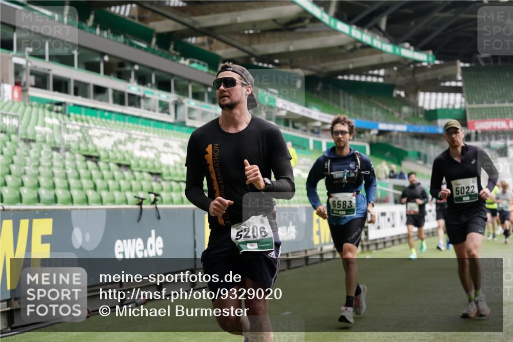 05.10.2025 - 20. swb-Marathon Bremen Michael Burmester http://msf.ph/oto/9329020 05.10.2025 12:54:17 Laufen im Stadion 53, 89, 132, 250, 289, 368, 458, 496, 504, 507, 524, 756, 950, 1009, 1020, 1165, 1308, 1428, 1460, 1489, 1517, 1543, 1608, 1690, 1729, 1736, 1873, 1896, 1897, 1943, 1976, 2024, 2250, 2274, 2573, 2841, 2871, 3193, 3212, 3224, 3359, 3363, 3436, 3703, 3913, 4595, 4611, 4837, 4949, 4958, 5022, 5024, 5206, 5576, 5666, 5978, 6244, 6348, 6359, 6583, 6683, 6853, 7232, 7279, 7494, 7508, 7814, 7835, 7986, 8511, 8611, 8653, 8737, 869, 1538, 3553, 7255, 7408, 8709 meine-sportfotos.de