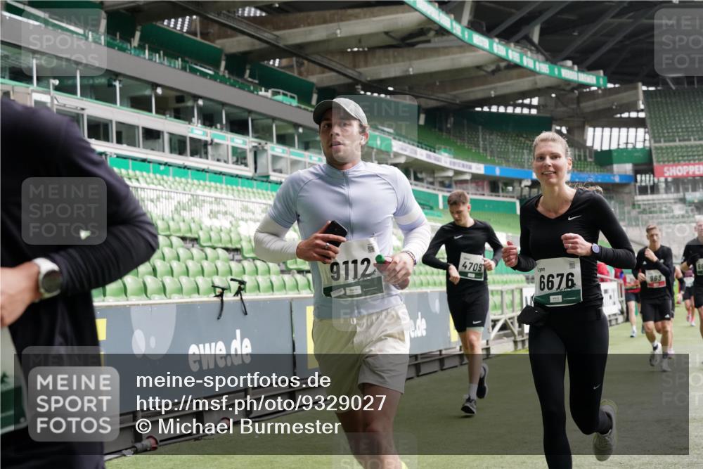 05.10.2025 - 20. swb-Marathon Bremen Michael Burmester http://msf.ph/oto/9329027 05.10.2025 12:58:15 Laufen im Stadion 90, 415, 726, 846, 963, 988, 1491, 1503, 1716, 2158, 2234, 2240, 2304, 2648, 2662, 2734, 2821, 2893, 2922, 3254, 3373, 3467, 3573, 3602, 3798, 3977, 4089, 4102, 4287, 4389, 4401, 4446, 4709, 4747, 5100, 5163, 5214, 5261, 5313, 5562, 5645, 5728, 5917, 6161, 6317, 6326, 6372, 6525, 6675, 6676, 6944, 6999, 7038, 7053, 7588, 7731, 7813, 7911, 7976, 8091, 8113, 8128, 8328, 8379, 8576, 8801, 8827, 8972, 8993, 9112, 9151, 9983, 11658, 237, 613, 820, 1317, 1382, 2522, 3396, 3591 meine-sportfotos.de