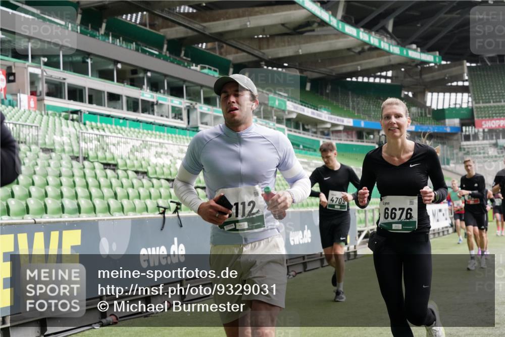05.10.2025 - 20. swb-Marathon Bremen Michael Burmester http://msf.ph/oto/9329031 05.10.2025 12:58:15 Laufen im Stadion 90, 415, 726, 846, 963, 988, 1491, 1503, 1716, 2158, 2234, 2240, 2304, 2648, 2662, 2734, 2821, 2893, 2922, 3254, 3373, 3467, 3573, 3602, 3798, 3977, 4089, 4102, 4287, 4389, 4401, 4446, 4709, 4747, 5100, 5163, 5214, 5261, 5313, 5562, 5645, 5728, 5917, 6161, 6317, 6326, 6372, 6525, 6675, 6676, 6944, 6999, 7038, 7053, 7588, 7731, 7813, 7911, 7976, 8091, 8113, 8128, 8328, 8379, 8576, 8801, 8827, 8972, 8993, 9112, 9151, 9983, 11658, 237, 613, 820, 1317, 1382, 2522, 3396, 3591 meine-sportfotos.de