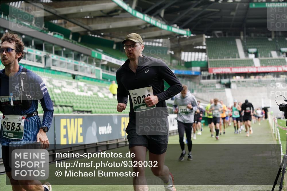 05.10.2025 - 20. swb-Marathon Bremen Michael Burmester http://msf.ph/oto/9329032 05.10.2025 12:54:19 Laufen im Stadion 53, 89, 132, 250, 289, 368, 458, 496, 504, 507, 524, 756, 950, 1009, 1020, 1165, 1308, 1428, 1460, 1489, 1517, 1543, 1608, 1690, 1729, 1736, 1873, 1896, 1897, 1943, 1976, 2024, 2250, 2274, 2573, 2841, 2871, 3193, 3212, 3224, 3359, 3436, 3703, 3913, 4595, 4611, 4837, 4949, 4958, 5022, 5024, 5206, 5576, 5666, 5978, 6244, 6348, 6359, 6583, 6683, 6853, 7232, 7279, 7494, 7508, 7814, 7835, 7928, 7986, 8511, 8611, 8653, 8737, 869, 1538, 3553, 7255, 7408, 8709 meine-sportfotos.de