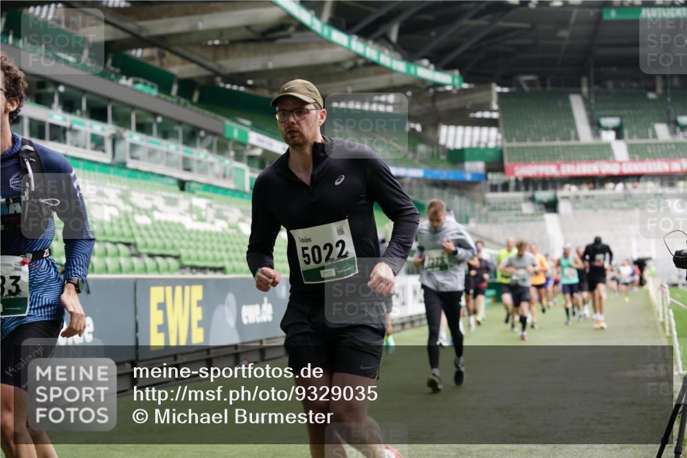05.10.2025 - 20. swb-Marathon Bremen Michael Burmester http://msf.ph/oto/9329035 05.10.2025 12:54:19 Laufen im Stadion 53, 89, 132, 250, 289, 368, 458, 496, 504, 507, 524, 756, 950, 1009, 1020, 1165, 1308, 1428, 1460, 1489, 1517, 1543, 1608, 1690, 1729, 1736, 1873, 1896, 1897, 1943, 1976, 2024, 2250, 2274, 2573, 2841, 2871, 3193, 3212, 3224, 3359, 3436, 3703, 3913, 4595, 4611, 4837, 4949, 4958, 5022, 5024, 5206, 5576, 5666, 5978, 6244, 6348, 6359, 6583, 6683, 6853, 7232, 7279, 7494, 7508, 7814, 7835, 7928, 7986, 8511, 8611, 8653, 8737, 869, 1538, 3553, 7255, 7408, 8709 meine-sportfotos.de