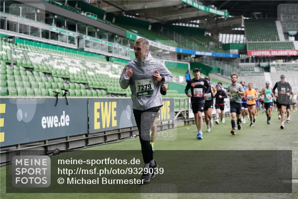 05.10.2025 - 20. swb-Marathon Bremen Michael Burmester http://msf.ph/oto/9329039 05.10.2025 12:54:20 Laufen im Stadion 53, 89, 132, 250, 289, 368, 458, 496, 504, 507, 524, 756, 950, 1020, 1165, 1308, 1428, 1460, 1489, 1517, 1543, 1608, 1690, 1729, 1736, 1873, 1896, 1897, 1943, 1976, 2024, 2250, 2274, 2573, 2841, 2871, 3193, 3212, 3224, 3359, 3436, 3703, 3913, 4595, 4611, 4837, 4949, 4958, 5022, 5024, 5206, 5576, 5666, 5869, 5978, 6244, 6348, 6359, 6583, 6683, 6853, 7232, 7279, 7494, 7508, 7814, 7835, 7928, 7986, 8511, 8611, 8653, 8737, 869, 1538, 3553, 7255, 7408, 8709 meine-sportfotos.de