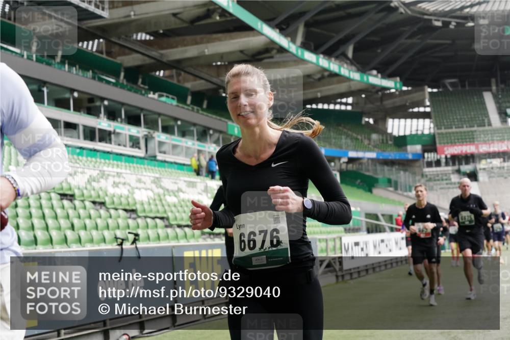 05.10.2025 - 20. swb-Marathon Bremen Michael Burmester http://msf.ph/oto/9329040 05.10.2025 12:58:16 Laufen im Stadion 90, 415, 726, 846, 963, 988, 1491, 1503, 1716, 2158, 2234, 2240, 2304, 2648, 2662, 2734, 2821, 2893, 2922, 3254, 3373, 3467, 3573, 3602, 3977, 4102, 4287, 4389, 4401, 4446, 4709, 4747, 5163, 5214, 5261, 5313, 5562, 5645, 5728, 5917, 6161, 6317, 6326, 6372, 6525, 6675, 6676, 6944, 6999, 7038, 7053, 7588, 7731, 7813, 7911, 7976, 8091, 8113, 8128, 8328, 8379, 8576, 8801, 8827, 8972, 8993, 9112, 9151, 11658, 237, 613, 820, 1317, 1491, 2522, 3396, 3591 meine-sportfotos.de