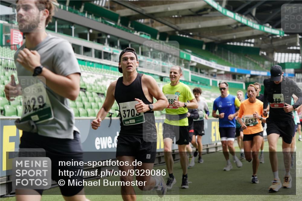 05.10.2025 - 20. swb-Marathon Bremen Michael Burmester http://msf.ph/oto/9329086 05.10.2025 12:54:25 Laufen im Stadion 53, 89, 132, 250, 289, 368, 458, 496, 504, 507, 524, 756, 950, 1020, 1165, 1308, 1428, 1460, 1489, 1517, 1543, 1608, 1690, 1729, 1736, 1873, 1896, 1897, 1943, 1976, 2024, 2180, 2274, 2573, 2767, 2841, 2871, 3193, 3212, 3224, 3359, 3436, 3703, 3913, 4595, 4611, 4837, 4949, 4958, 5022, 5024, 5206, 5452, 5576, 5666, 5869, 5978, 6244, 6348, 6359, 6583, 6683, 6853, 7232, 7279, 7494, 7508, 7814, 7835, 7928, 7986, 8511, 8611, 8653, 8737, 869, 7255 meine-sportfotos.de