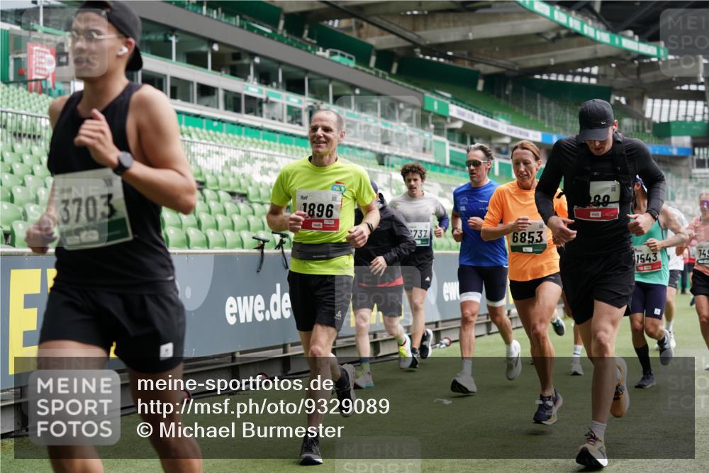 05.10.2025 - 20. swb-Marathon Bremen Michael Burmester http://msf.ph/oto/9329089 05.10.2025 12:54:25 Laufen im Stadion 53, 89, 132, 250, 289, 368, 458, 496, 504, 507, 524, 756, 950, 1020, 1165, 1308, 1428, 1460, 1489, 1517, 1543, 1608, 1690, 1729, 1736, 1873, 1896, 1897, 1943, 1976, 2024, 2180, 2274, 2573, 2767, 2841, 2871, 3193, 3212, 3224, 3359, 3436, 3703, 3913, 4595, 4611, 4837, 4949, 4958, 5022, 5024, 5206, 5452, 5576, 5666, 5869, 5978, 6244, 6348, 6359, 6583, 6683, 6853, 7232, 7279, 7494, 7508, 7814, 7835, 7928, 7986, 8511, 8611, 8653, 8737, 869, 7255 meine-sportfotos.de