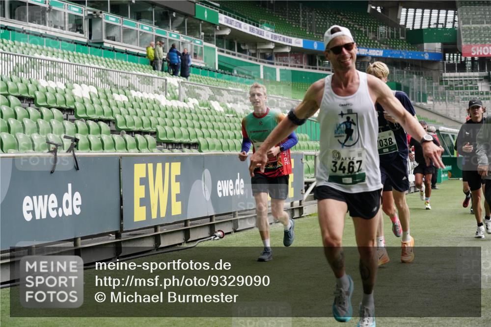 05.10.2025 - 20. swb-Marathon Bremen Michael Burmester http://msf.ph/oto/9329090 05.10.2025 12:58:21 Laufen im Stadion 90, 415, 726, 846, 963, 988, 1503, 1619, 1716, 2158, 2234, 2240, 2648, 2662, 2734, 2821, 2893, 2922, 3252, 3254, 3373, 3467, 3573, 3602, 3615, 3977, 4102, 4287, 4389, 4401, 4446, 4709, 4747, 4783, 5163, 5214, 5261, 5313, 5562, 5645, 5728, 5878, 5917, 6113, 6161, 6317, 6326, 6372, 6525, 6672, 6675, 6676, 6944, 6999, 7038, 7053, 7588, 7731, 7813, 7976, 8091, 8113, 8328, 8379, 8576, 8827, 8972, 9112, 9151, 11658, 237, 613, 820, 1317, 1491, 2304, 3396, 3591, 3977, 7911, 8128 meine-sportfotos.de