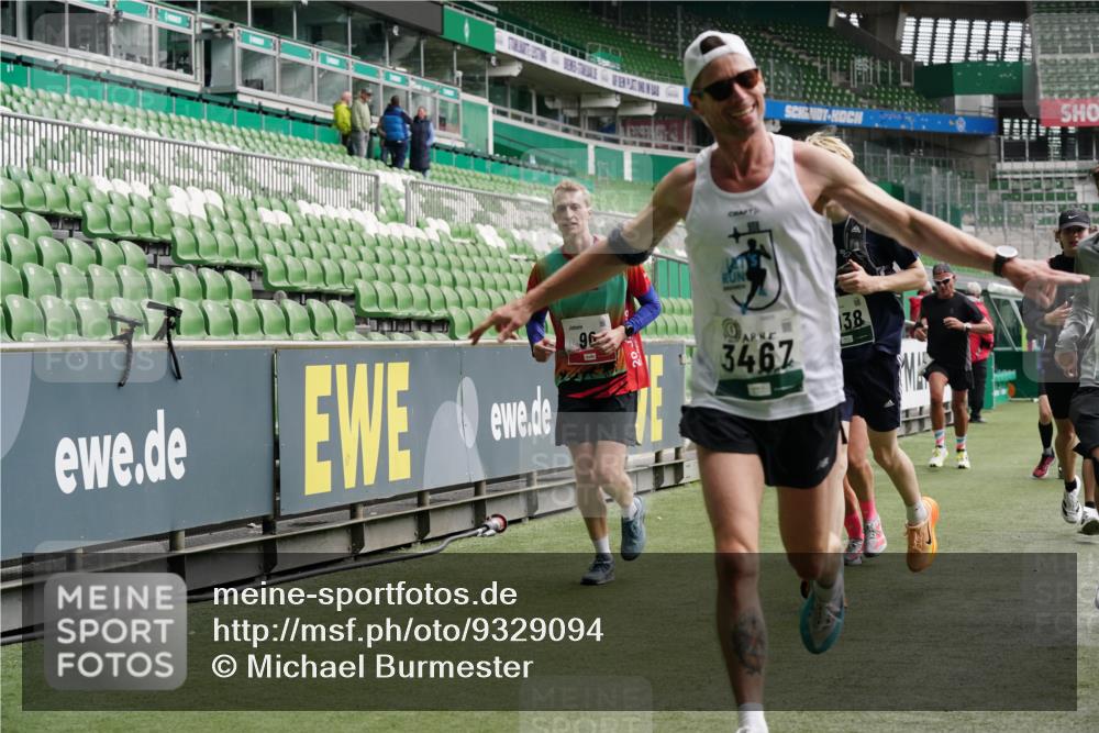 05.10.2025 - 20. swb-Marathon Bremen Michael Burmester http://msf.ph/oto/9329094 05.10.2025 12:58:21 Laufen im Stadion 90, 415, 726, 846, 963, 988, 1503, 1619, 1716, 2158, 2234, 2240, 2648, 2662, 2734, 2821, 2893, 2922, 3252, 3254, 3373, 3467, 3573, 3602, 3615, 3977, 4102, 4287, 4389, 4401, 4446, 4709, 4747, 4783, 5163, 5214, 5261, 5313, 5562, 5645, 5728, 5878, 5917, 6113, 6161, 6317, 6326, 6372, 6525, 6672, 6675, 6676, 6944, 6999, 7038, 7053, 7588, 7731, 7813, 7976, 8091, 8113, 8328, 8379, 8576, 8827, 8972, 9112, 9151, 11658, 237, 613, 820, 1317, 1491, 2304, 3396, 3591, 3977, 7911, 8128 meine-sportfotos.de