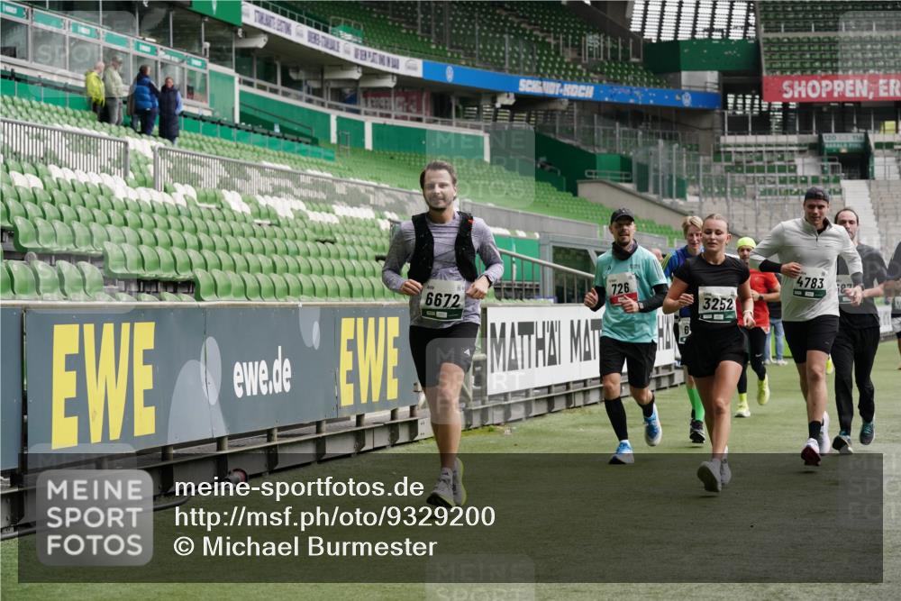 05.10.2025 - 20. swb-Marathon Bremen Michael Burmester http://msf.ph/oto/9329200 05.10.2025 12:58:31 Laufen im Stadion 90, 586, 726, 846, 963, 988, 1229, 1503, 1619, 1716, 2158, 2496, 2648, 2662, 2734, 2821, 2893, 2922, 3252, 3254, 3373, 3467, 3573, 3602, 3615, 3791, 4102, 4287, 4389, 4446, 4522, 4709, 4747, 4783, 5163, 5214, 5261, 5313, 5562, 5728, 5808, 5878, 5917, 6007, 6113, 6161, 6317, 6326, 6672, 6675, 6676, 6944, 6999, 7038, 7053, 7588, 7813, 7976, 8091, 8113, 8328, 8379, 8539, 8576, 8827, 8972, 9112, 9151, 415, 1491, 2234, 2240, 2304, 3977, 4102, 7731, 7911, 8128 meine-sportfotos.de