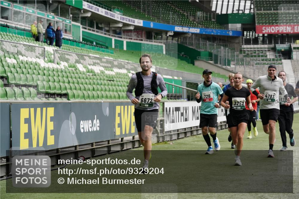 05.10.2025 - 20. swb-Marathon Bremen Michael Burmester http://msf.ph/oto/9329204 05.10.2025 12:58:31 Laufen im Stadion 90, 586, 726, 846, 963, 988, 1229, 1503, 1619, 1716, 2158, 2496, 2648, 2662, 2734, 2821, 2893, 2922, 3252, 3254, 3373, 3467, 3573, 3602, 3615, 3791, 4102, 4287, 4389, 4446, 4522, 4709, 4747, 4783, 5163, 5214, 5261, 5313, 5562, 5728, 5808, 5878, 5917, 6007, 6113, 6161, 6317, 6326, 6672, 6675, 6676, 6944, 6999, 7038, 7053, 7588, 7813, 7976, 8091, 8113, 8328, 8379, 8539, 8576, 8827, 8972, 9112, 9151, 415, 1491, 2234, 2240, 2304, 3977, 4102, 7731, 7911, 8128 meine-sportfotos.de