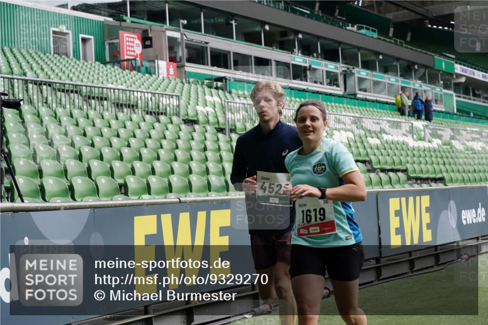 05.10.2025 - 20. swb-Marathon Bremen Michael Burmester http://msf.ph/oto/9329270 05.10.2025 12:58:42 Laufen im Stadion 90, 219, 586, 726, 846, 963, 988, 1229, 1503, 1619, 1716, 2158, 2496, 2648, 2734, 2821, 2893, 2922, 3141, 3252, 3254, 3373, 3467, 3573, 3602, 3615, 3791, 4095, 4113, 4389, 4446, 4522, 4709, 4783, 4909, 4967, 5123, 5163, 5214, 5261, 5313, 5584, 5722, 5808, 5878, 5891, 5917, 6007, 6113, 6326, 6561, 6624, 6672, 6675, 6676, 6944, 7038, 7185, 7311, 7312, 7550, 7813, 7976, 8091, 8113, 8247, 8328, 8355, 8379, 8539, 8576, 8972, 9112, 415, 2234, 2240, 2648, 2662, 4102, 7731 meine-sportfotos.de