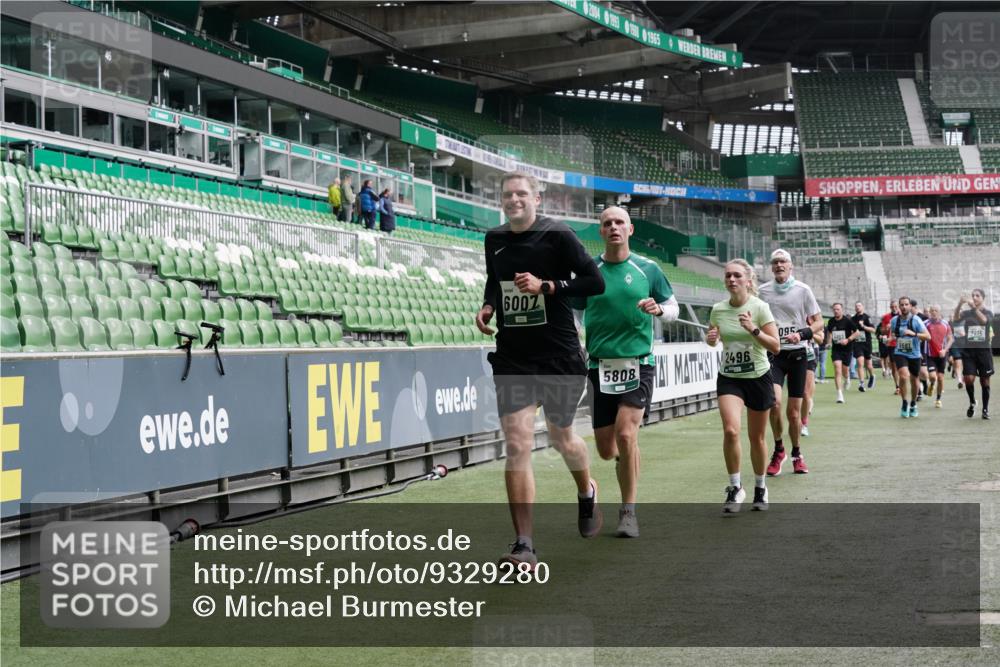 05.10.2025 - 20. swb-Marathon Bremen Michael Burmester http://msf.ph/oto/9329280 05.10.2025 12:58:45 Laufen im Stadion 90, 219, 586, 667, 726, 846, 963, 988, 1229, 1503, 1619, 1716, 2158, 2496, 2734, 2797, 2821, 2922, 3141, 3252, 3254, 3373, 3467, 3573, 3602, 3615, 3791, 4095, 4113, 4389, 4446, 4522, 4709, 4783, 4909, 4967, 5123, 5163, 5214, 5261, 5313, 5530, 5584, 5722, 5808, 5878, 5891, 5917, 6007, 6113, 6326, 6561, 6624, 6672, 6675, 6676, 6882, 6944, 7038, 7169, 7185, 7311, 7312, 7550, 7813, 7976, 8247, 8328, 8355, 8379, 8539, 8576, 8972, 9112, 415, 2234, 2240, 2648, 2662, 2893, 4102, 5313 meine-sportfotos.de