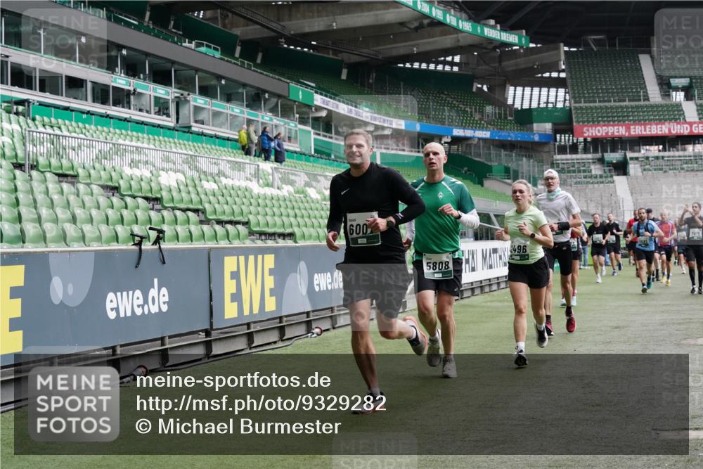 05.10.2025 - 20. swb-Marathon Bremen Michael Burmester http://msf.ph/oto/9329282 05.10.2025 12:58:45 Laufen im Stadion 90, 219, 586, 667, 726, 846, 963, 988, 1229, 1503, 1619, 1716, 2158, 2496, 2734, 2797, 2821, 2922, 3141, 3252, 3254, 3373, 3467, 3573, 3602, 3615, 3791, 4095, 4113, 4389, 4446, 4522, 4709, 4783, 4909, 4967, 5123, 5163, 5214, 5261, 5313, 5530, 5584, 5722, 5808, 5878, 5891, 5917, 6007, 6113, 6326, 6561, 6624, 6672, 6675, 6676, 6882, 6944, 7038, 7169, 7185, 7311, 7312, 7550, 7813, 7976, 8247, 8328, 8355, 8379, 8539, 8576, 8972, 9112, 415, 2234, 2240, 2648, 2662, 2893, 4102, 5313 meine-sportfotos.de